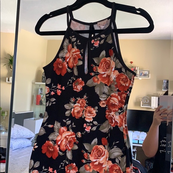 Dress - Picture 2 of 2